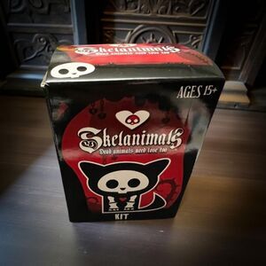 Sealed Skelanimals Glow-In-The-Dark Character Blind Box Figure